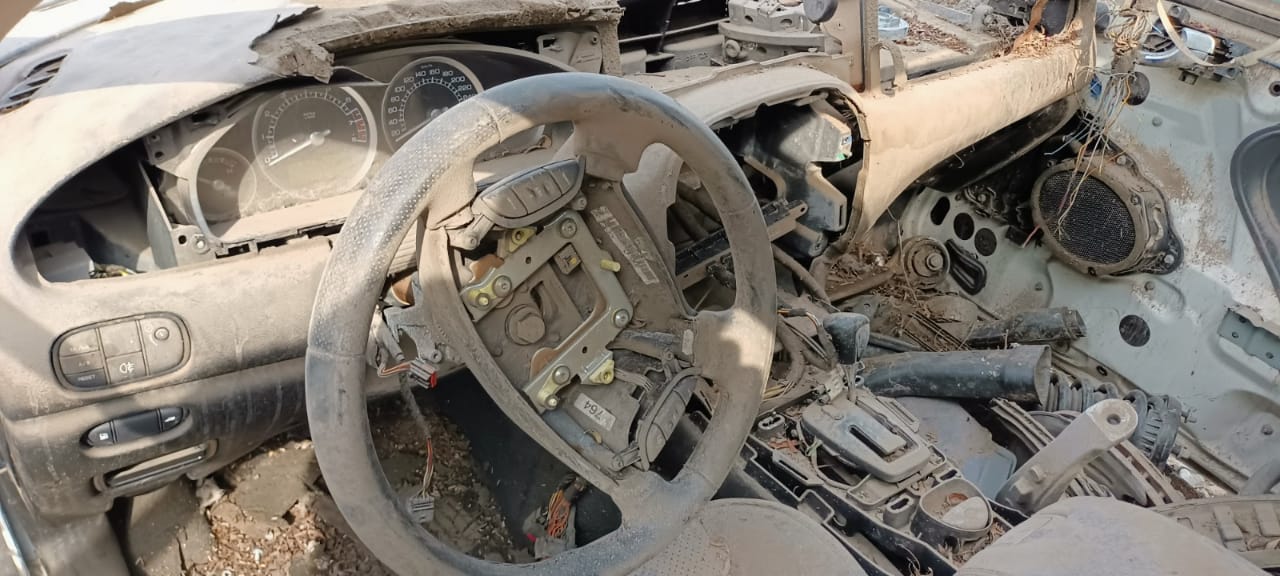 MUñON Otra JAGUAR 2000  USADO  EN DESARME